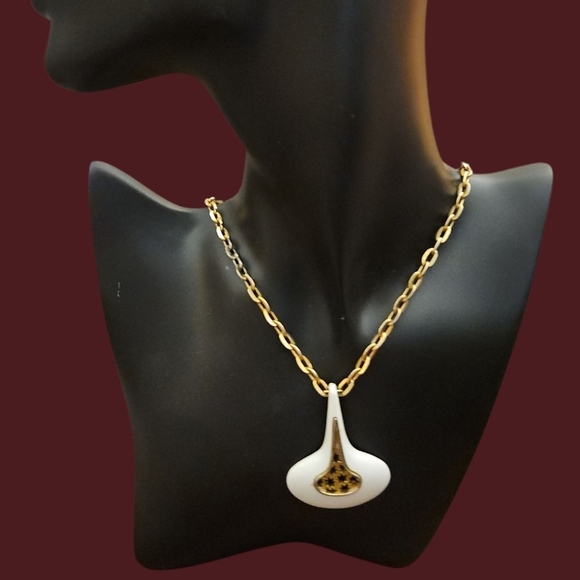 Vintage Jewelry - Vintage 1960s Mod Goldtone and White Stars Atomic Pendant Chain Necklace